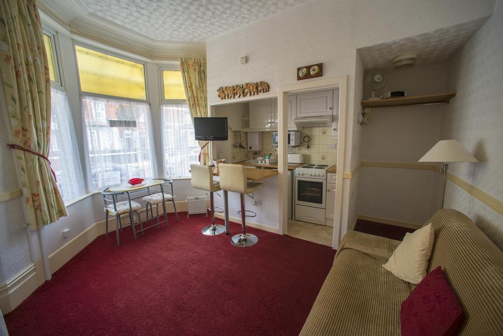 Lyndale Holiday Flats Blackpool Exteriör bild